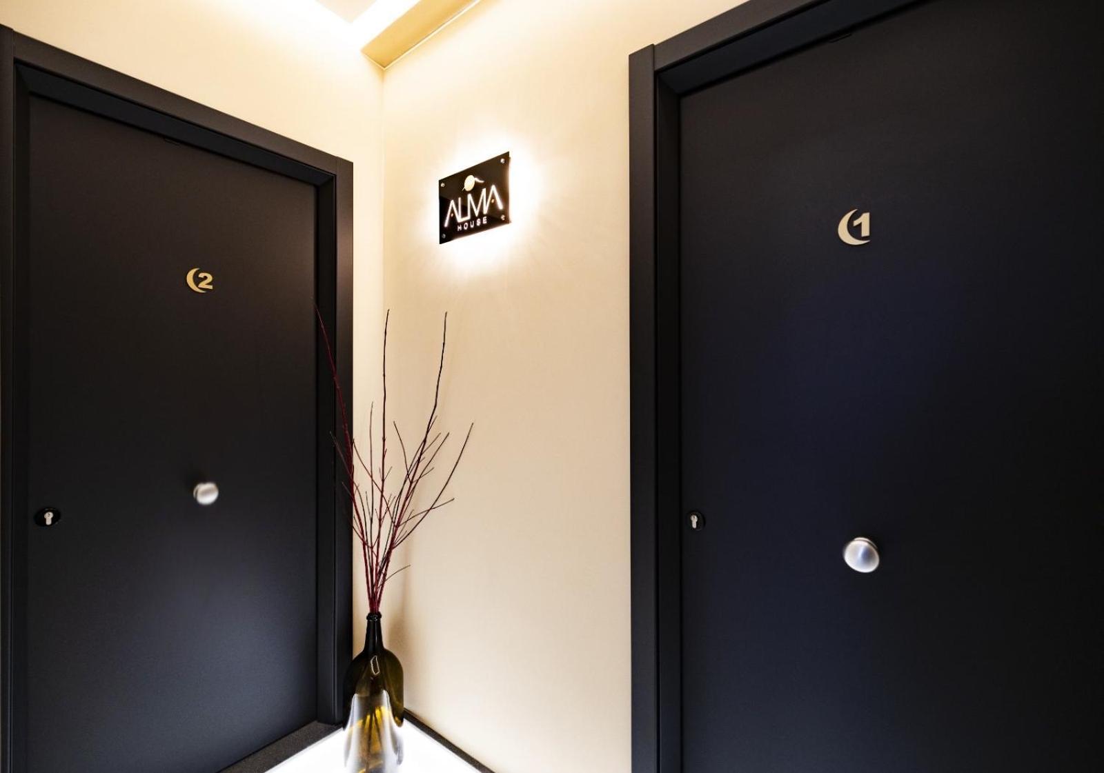 Alma House Apartment *
